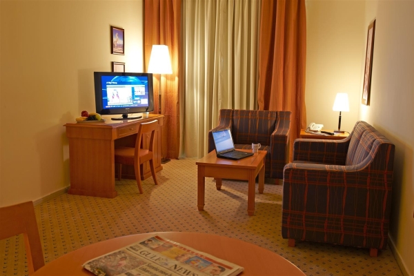 Golden Tulip Hotel Apartments (Sharja)